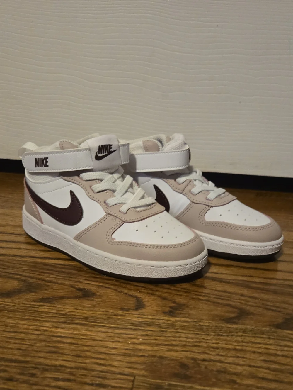 NWOT Nike Kids Mid-Top Sneakers in White, Taupe & Brown Swoosh
